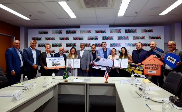 Governador recebe prefeito de Manoel Vitorino e discute investimentos para o município