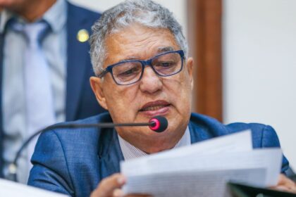 ”Neto esquece que foi o grupo dele que armou o Brasil”, diz Rosemberg