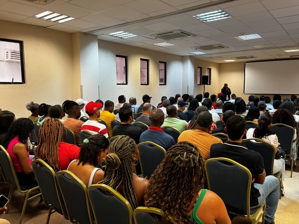 Suíca mobiliza mais de 300 lideranças em debate sobre eleições de 2026