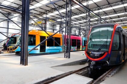 Ao lado de Lula, Jerônimo autoriza nova etapa do VLT e avanço do metrô em Salvador