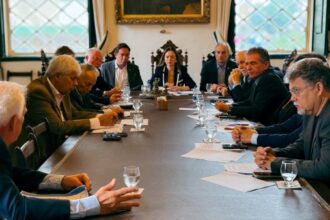 ACB recebe relator da PEC da escala 6x1 e reforça defesa de diálogo com setor produtivo