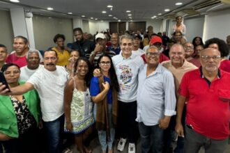 Bira Coroa declara apoio à reeleição de Robinson Almeida em encontro com lideranças em Salvador
