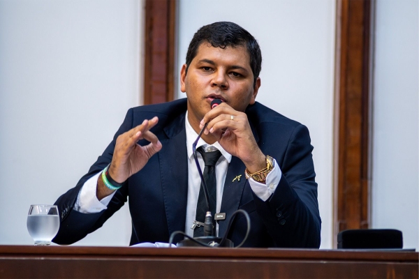 Diego Castro reage à morte de policiais e cobra apoio à CPI da Segurança de sua autoria