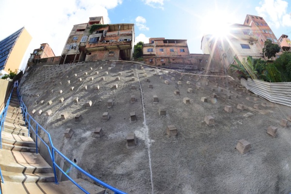 Prefeitura de Salvador entrega encosta no bairro do Garcia