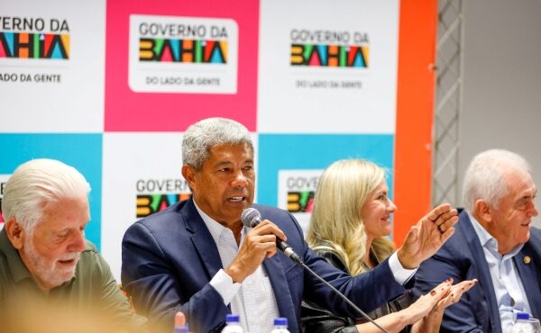 Governo da Bahia realiza balanço estratégico com secretários e parlamentares