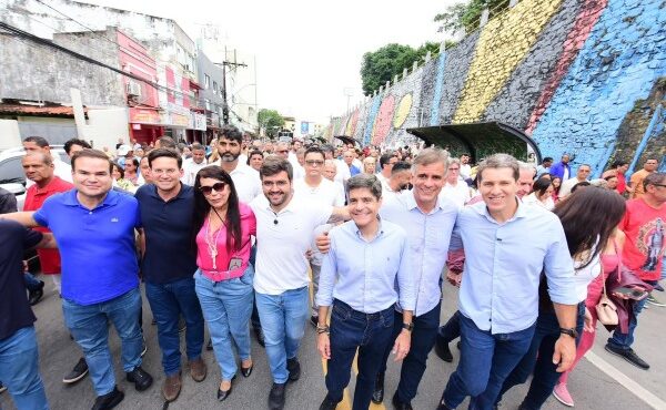 Em Ilhéus, ACM Neto participa de homenagens a São Jorge, exalta gestão de Valderico Jr. e diz que Bahia vive clima de mudança