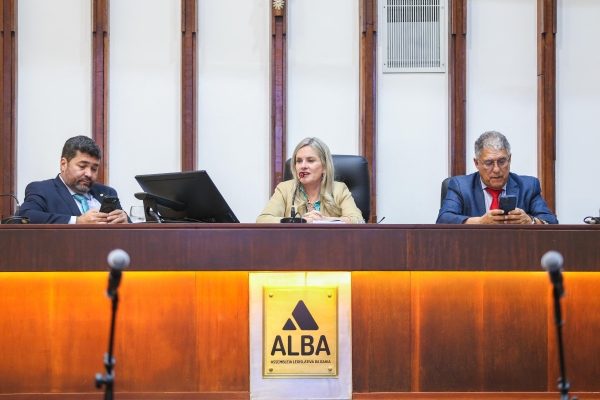 ALBA aprova projeto de lei que atualiza o piso salarial do Magistério