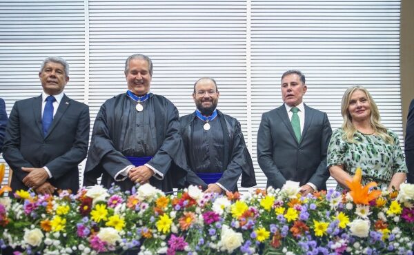 Ivana Bastos ressalta experiência de Maurício Kertzman em posse na presidência do TRE-BA