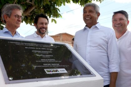 Em Milagres, Jerônimo Rodrigues une devoção, cultura e entregas para mobilidade e saúde