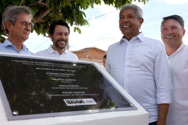 Em Milagres, Jerônimo Rodrigues une devoção, cultura e entregas para mobilidade e saúde