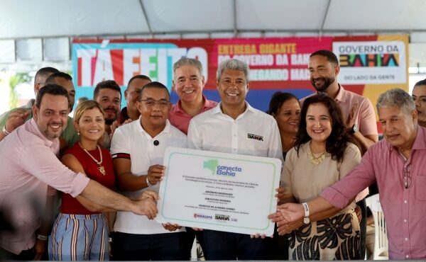 Governo do Estado entrega colégio de tempo integral em Mascote com investimento de R$ 13,1 milhões