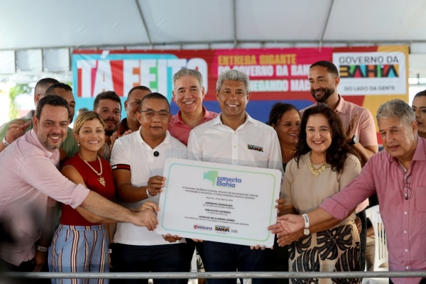 Governo do Estado entrega colégio de tempo integral em Mascote com investimento de R$ 13,1 milhões