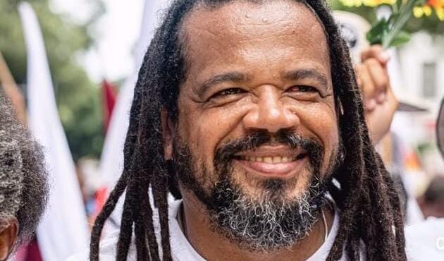 Kleber Rosa celebra aprovação do fim da escala 6x1 na CCJ da Câmara