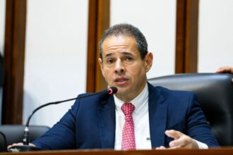 Nelson Leal condena uso da estrutura oficial do governo e da Sesab para atacar inauguração da maternidade de Salvador