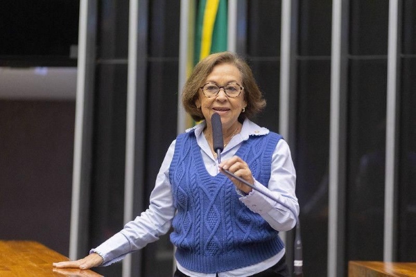 Lídice afirma que comparação de governos vai garantir vitória de Lula em 2026