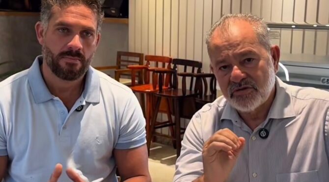 O deputado federal Marcelo Nilo (Republicanos) afirmou ter indicado o nome de Marcelinho Guimarães Filho (DC) para a suplência do senador Angelo Coronel (Republicanos) na chapa de oposição liderada por ACM Neto (União Brasil). A indicação, segundo Nilo, faz parte de um acordo político firmado no contexto das articulações para as eleições estaduais. O parlamentar revelou que a escolha do suplente foi uma das condições para que ele abrisse mão de disputar uma vaga ao Senado. “Eu indico Marcelinho Guimarães como suplente de Ângelo Coronel. Com ACM Neto pré-candidato a governador da Bahia, as mudanças que todos esperam vão acontecer. Confio na sua capacidade, compromisso e no trabalho sério pela Bahia”, declarou.