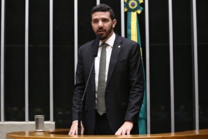Aprovado na Câmara, projeto de lei de Neto Carletto amplia fiscalização no setor de combustíveis