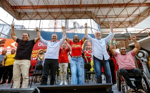 Em plenária lotada, Rui Costa afirma que grupo liderado por ex-prefeito tem desprezo pela periferia