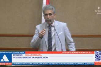 “É fanfarrão e criminoso de guerra”, afirma Robinson Almeida ao rebater ameaça de Trump contra o Irã