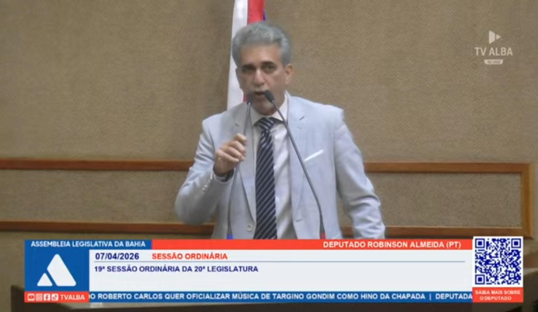 “É fanfarrão e criminoso de guerra”, afirma Robinson Almeida ao rebater ameaça de Trump contra o Irã