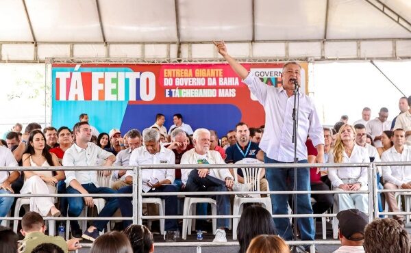 Rui Costa compara gestões e expõe demora de cinco anos da Prefeitura de Salvador para entregar 1/3 de maternidade