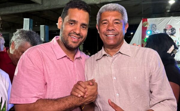 “O povo sabe escolher quem tá ao lado de Lula e da Bahia”, diz Tássio Brito