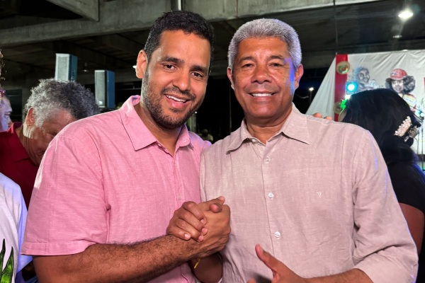 “O povo sabe escolher quem tá ao lado de Lula e da Bahia”, diz Tássio Brito