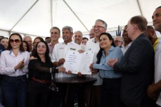 Governo Federal e Estado assinam ordem de serviço para maternidade com 117 leitos em Lauro de Freitas