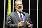 Deputado ironiza Rui Costa: “Prometeu 300 respiradores, pagou R$ 50 milhões e até hoje nada”