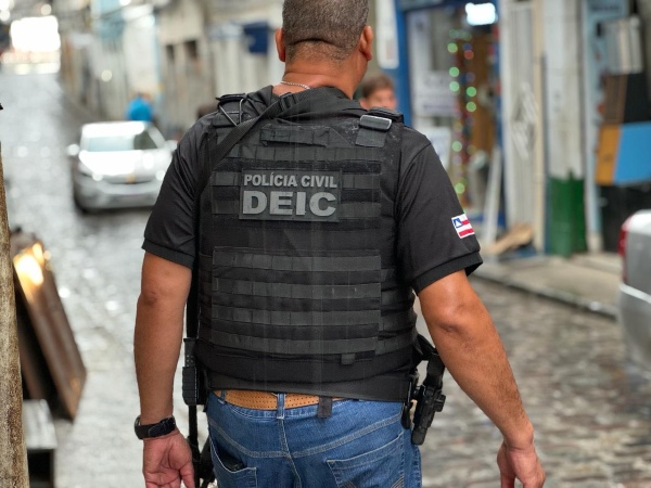Polícia Civil prende homem em flagrante e cumpre mandado de busca e apreensão em Coribe