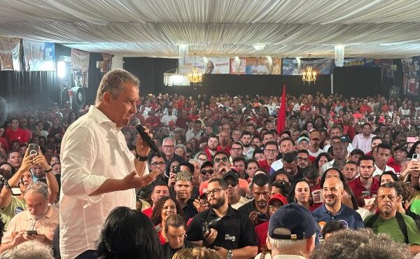 Rui Costa expõe indicadores críticos da educação em Salvador e cobra comprometimento da gestão municipal