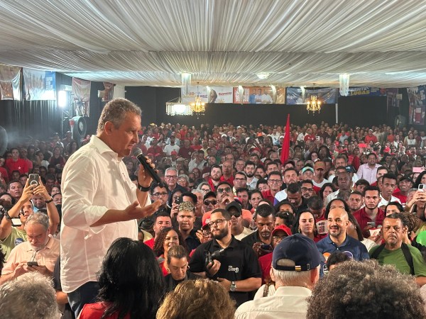 Rui Costa expõe indicadores críticos da educação em Salvador e cobra comprometimento da gestão municipal
