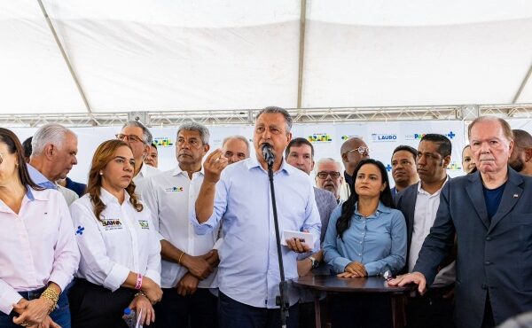 Rui Costa destaca investimentos históricos do Novo PAC em Lauro de Freitas durante assinatura da nova maternidade regional