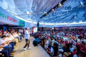 Em Feira, Wagner destaca construção coletiva do PGP e afirma: “Não comparem só as obras, mas o nosso jeito de fazer política”
