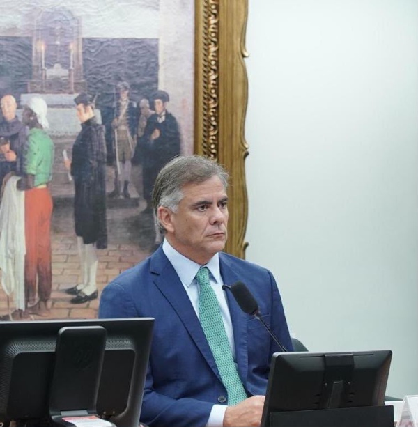 Leur Lomanto Jr. afirma que PEC da maioridade penal responde à escalada da violência no país