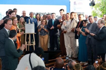 Governador, políticos e chefes dos poderes participam da transferência da capital para Cachoeira