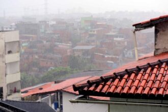 Noova frente fria traz chuvas fortes a partir desta quarta em Salvador, afirma Codesal
