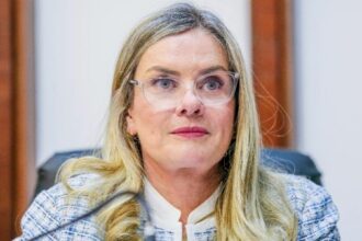 Após ataques de Eures Ribeiro, bancada do PSD na Assembleia Legislativa sai em defesa da presidente Ivana Bastos