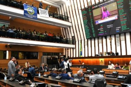Em última sessão antes do recesso de julho, plenário aprova LDO e mais 37 proposições