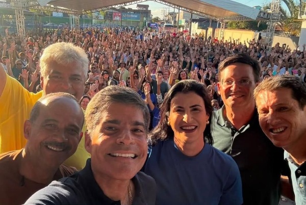 Em Nova Viçosa, ACM Neto elogia prefeita e faz discurso em favor da educação