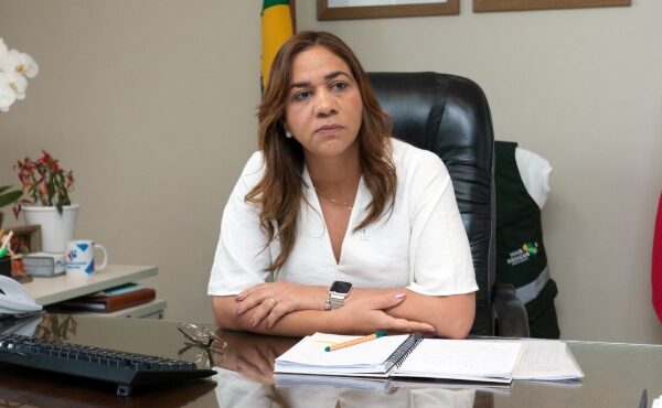 Roberta Santana rebate Zé Ronaldo: “Ou é transferência de responsabilidade ou não conhece o SUS”