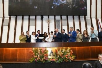 ALBA concede Comenda 2 de Julho para Edmundo Amissi Garcia
