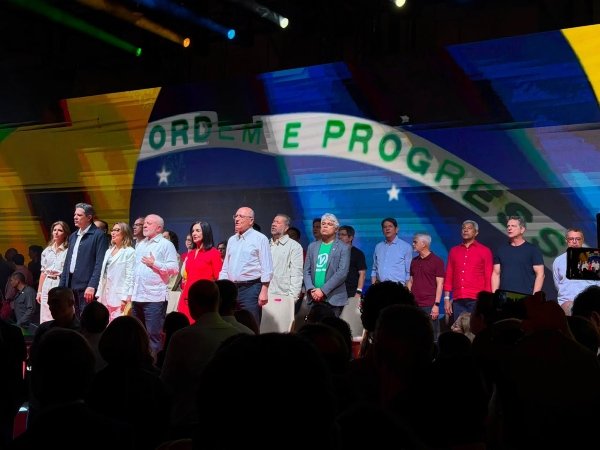 Presente na convenção de Lula, Rui reafirma meta de 5 milhões de votos de frente na Bahia para o presidente