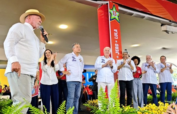 Lula destaca trajetória de Rui Costa e pede apoio à candidatura ao Senado durante convenção do PT na Bahia