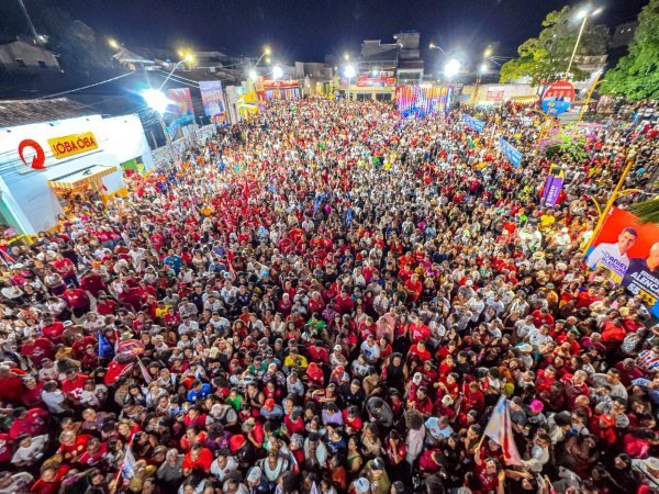 Comício lotado de Jerônimo reúne prefeitos ex-aliados de ACM Neto no palanque em Itaberaba