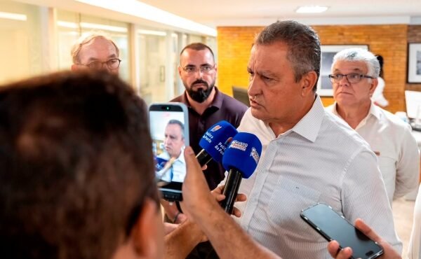 Rui Costa critica “tanto faz” de ACM Neto sobre disputa presidencial: “parece candidato fake”