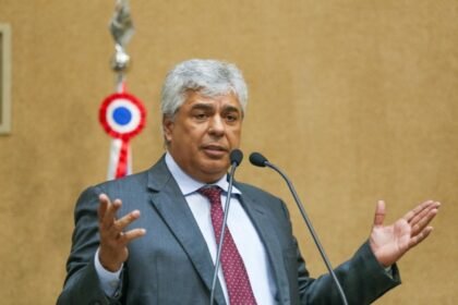 Robinho rebate Rui Costa e relembra caso dos Respiradores: “Pegaram 100% do dinheiro do povo e não devolveram”
