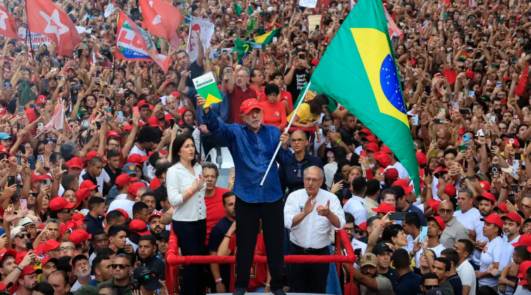 Virada histórica: Lula é eleito para o quarto mandato de presidente do Brasil