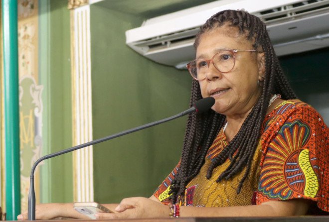 Marta Rodrigues vai propor abertura de CEI para apurar redução da frota de ônibus em Salvador