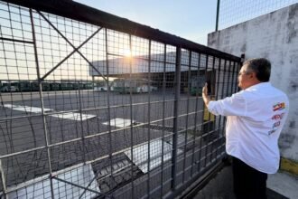 Rui Costa flagra centenas de ônibus parados e denuncia tentativa de impedir eleitores de votar